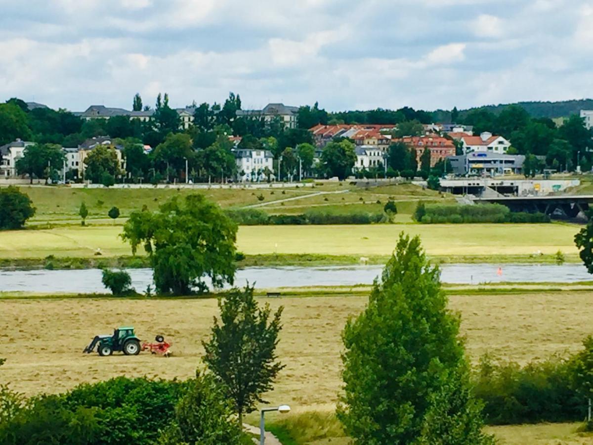 Panoramablick Auf Elbe Und Schlosser ドレスデン エクステリア 写真