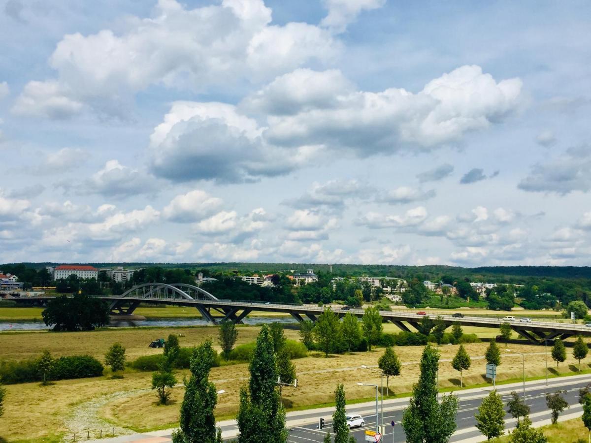 Panoramablick Auf Elbe Und Schlosser ドレスデン エクステリア 写真